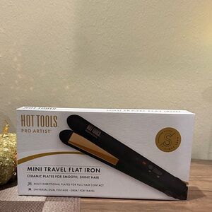 Hot Tools Mini Travel Ceramic Flat Iron NEW🖤